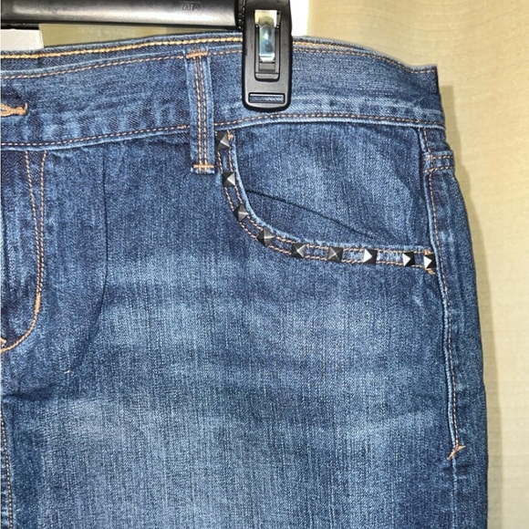 New without tags. Blue old navy jean skirt - Picture 2 of 5